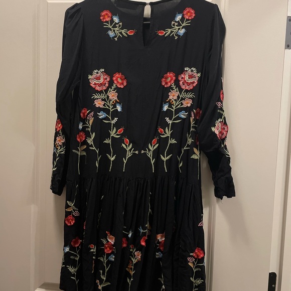 Chic Wish Embroidered Dress - Picture 4 of 4